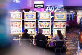 vip9000 online slots platform တွင် Myanmar ကစားသမားများ MMK ဖြင့် slots ကစားနေသောမြင်ကွင်း